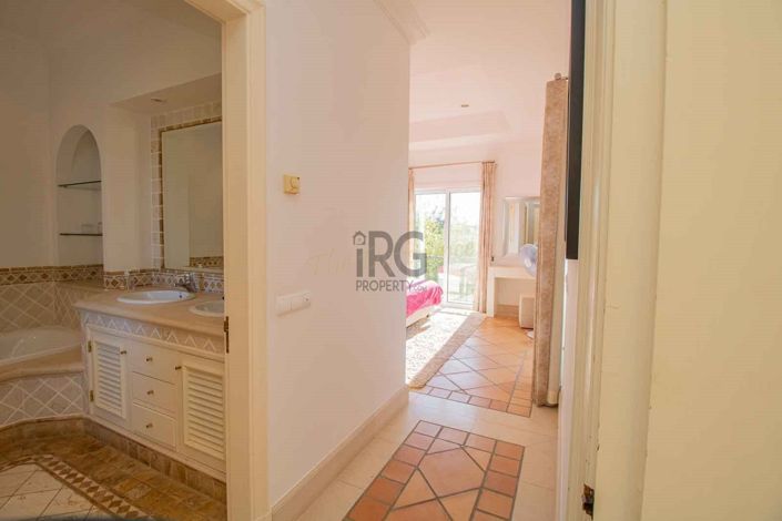 Image No.47-5 Bed Villa for sale