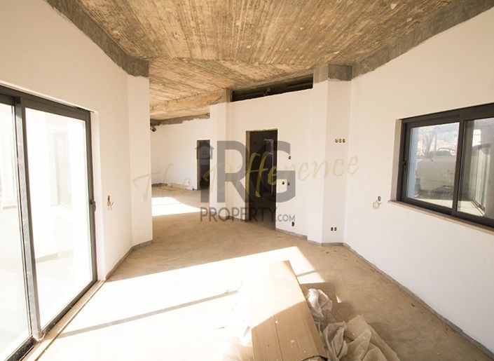 Image No.3-4 Bed Villa for sale