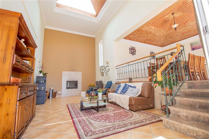 Image No.2-4 Bed Villa for sale