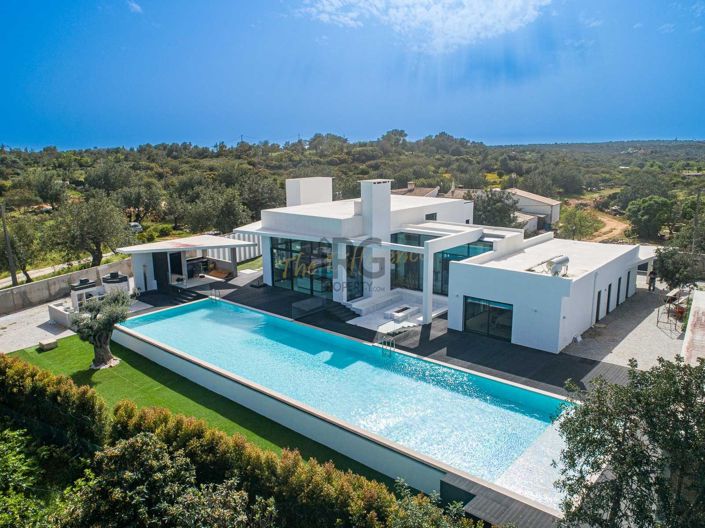 Image No.2-4 Bed Villa for sale