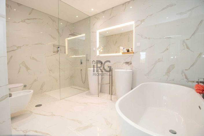 Image No.10-4 Bed Villa for sale