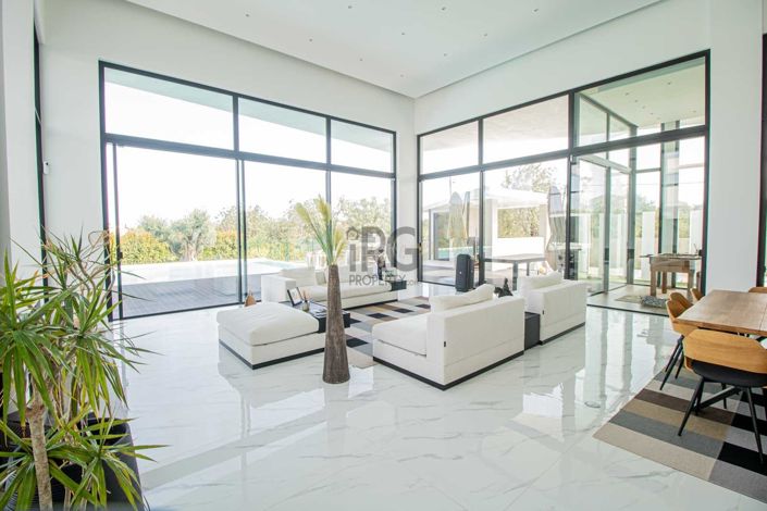 Image No.1-4 Bed Villa for sale