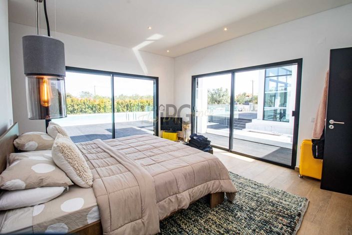 Image No.9-4 Bed Villa for sale