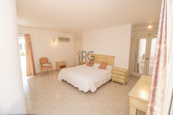 Image No.20-3 Bed Villa for sale