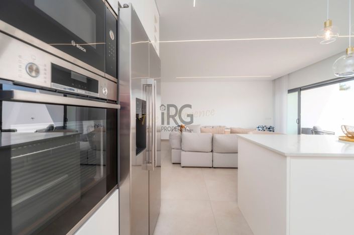 Image No.15-4 Bed Townhouse for sale