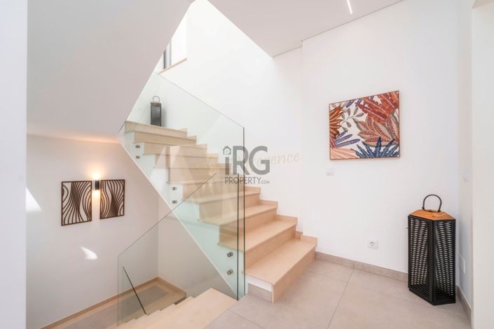 Image No.36-4 Bed Townhouse for sale