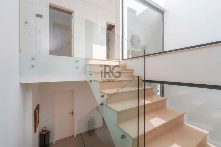 Image No.37-4 Bed Townhouse for sale