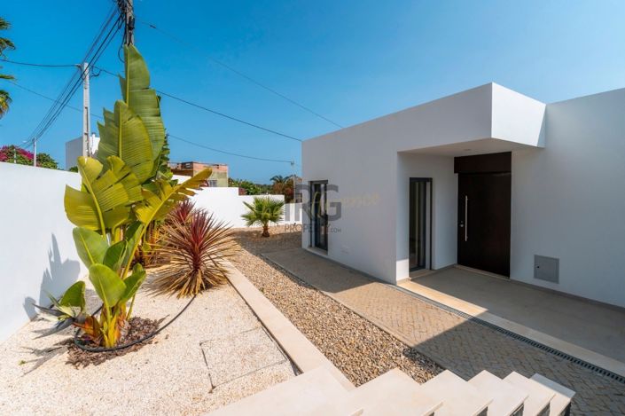 Image No.38-4 Bed Townhouse for sale