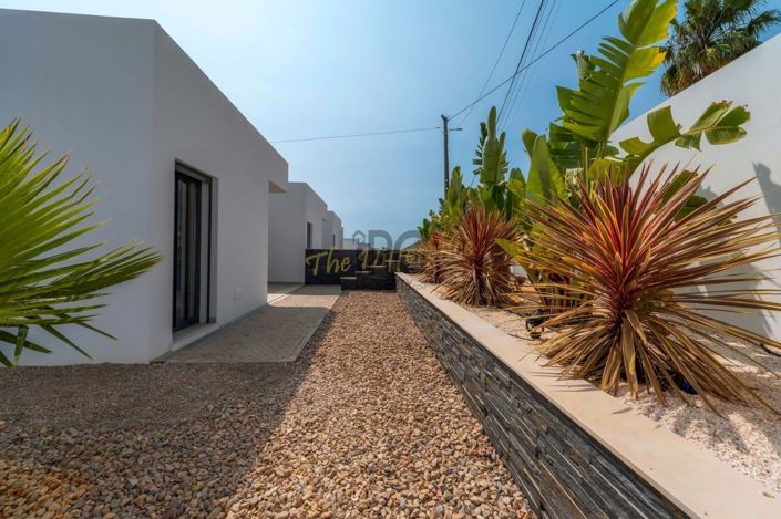 Image No.40-4 Bed Townhouse for sale