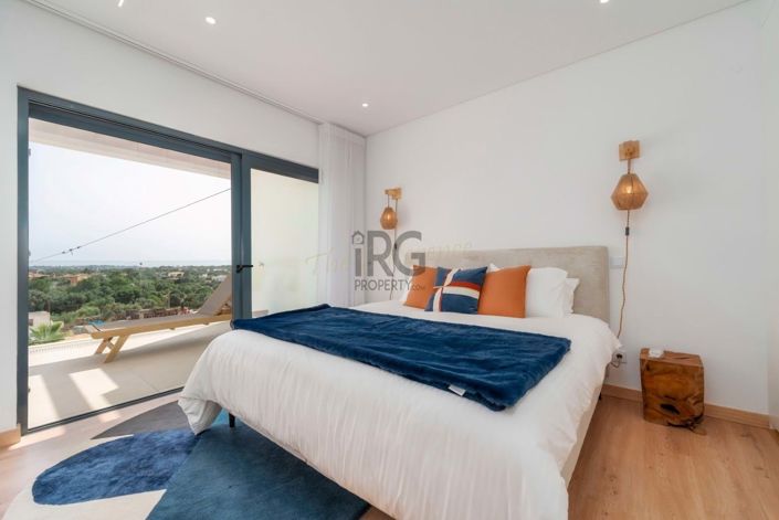 Image No.42-4 Bed Townhouse for sale