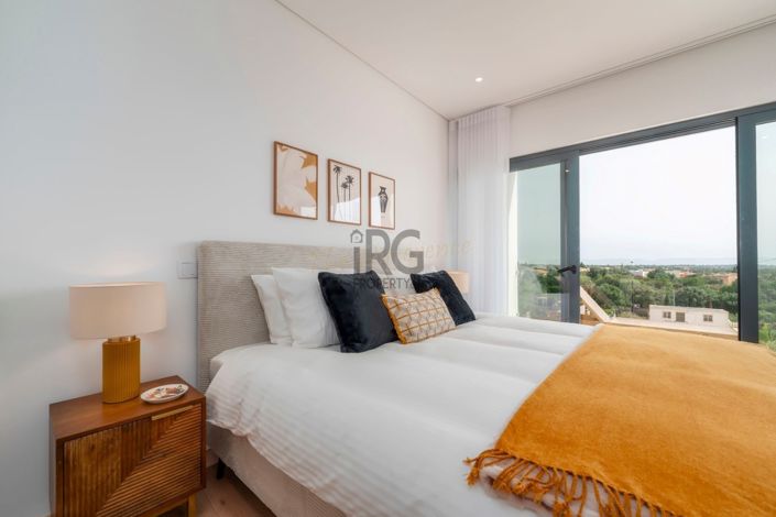 Image No.44-4 Bed Townhouse for sale