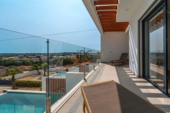 Image No.47-4 Bed Townhouse for sale