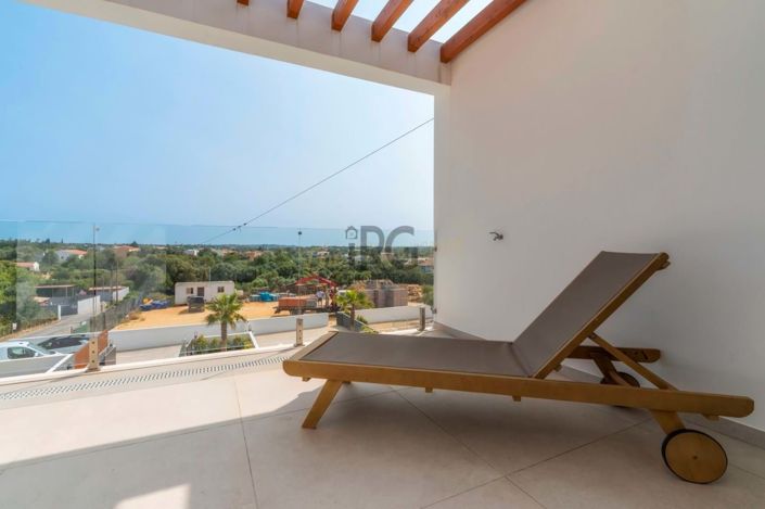 Image No.55-4 Bed Townhouse for sale