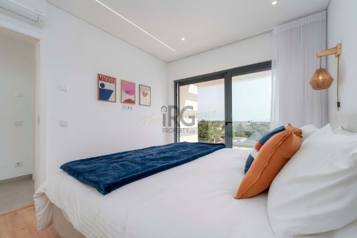 Image No.58-4 Bed Townhouse for sale