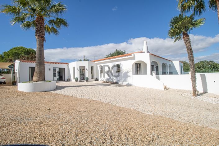 Image No.2-4 Bed Villa for sale