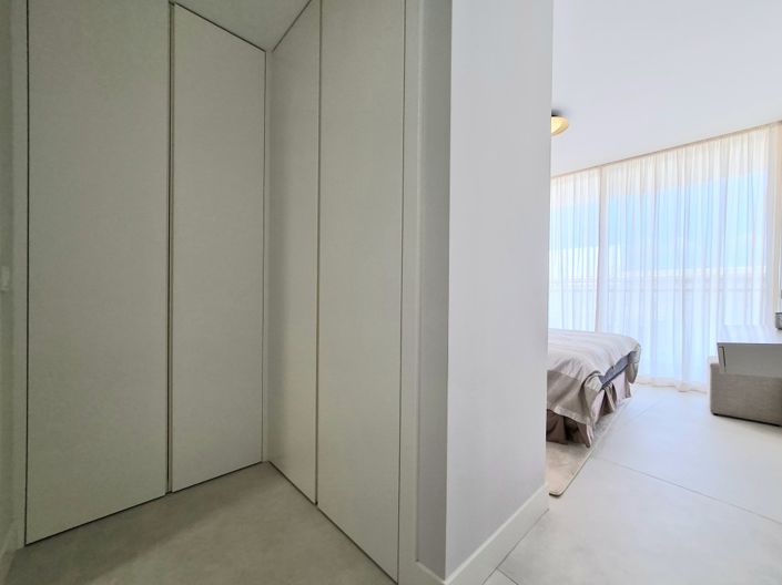 Image No.20-3 Bed Apartment for sale