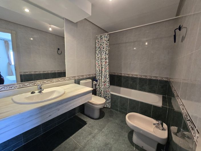 Image No.7-2 Bed Property for sale