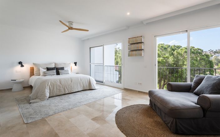 Image No.18-4 Bed Townhouse for sale