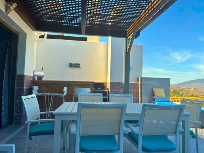 Image No.10-2 Bed Property for sale