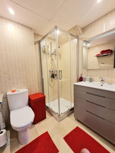 Image No.17-2 Bed Property for sale