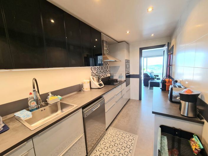 Image No.3-2 Bed Property for sale