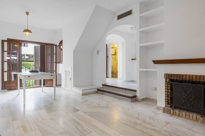 Image No.3-2 Bed Townhouse for sale