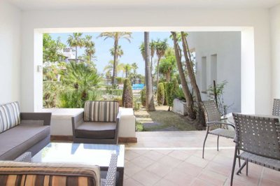 Terraza-of-townhouse-for-sale-in-Bahia-de-Paraiso