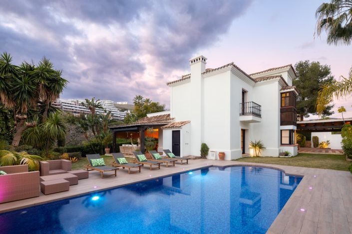 Image No.1-4 Bed Villa for sale