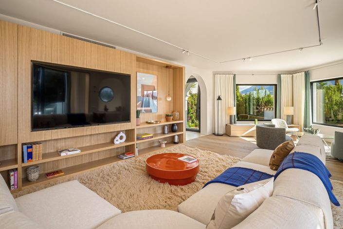 Image No.2-4 Bed Villa for sale