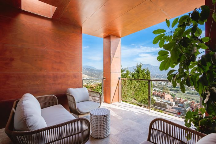 Image No.13-4 Bed Townhouse for sale