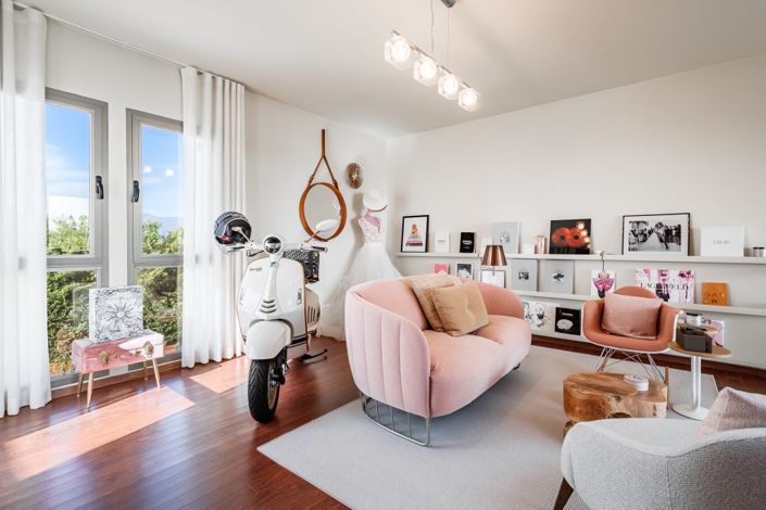 Image No.18-4 Bed Townhouse for sale