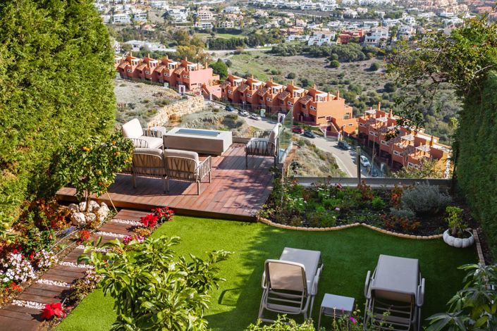 Image No.20-4 Bed Townhouse for sale