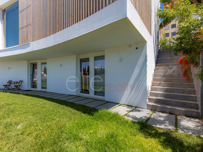 Image No.12-4 Bed House for sale