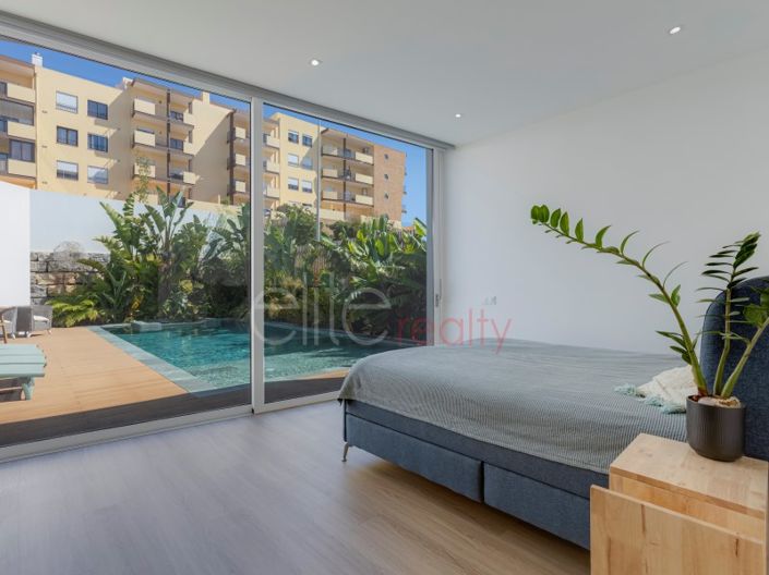 Image No.14-4 Bed House for sale