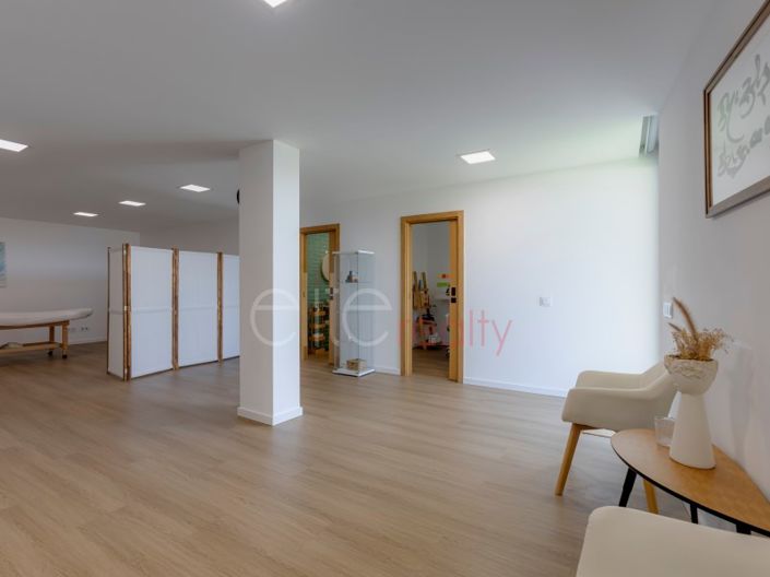 Image No.21-4 Bed House for sale