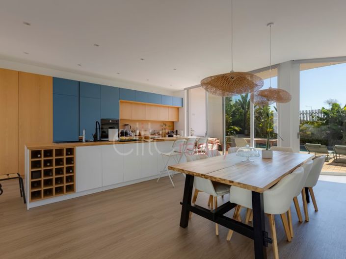 Image No.5-4 Bed House for sale