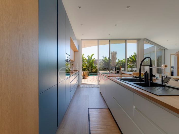 Image No.9-4 Bed House for sale