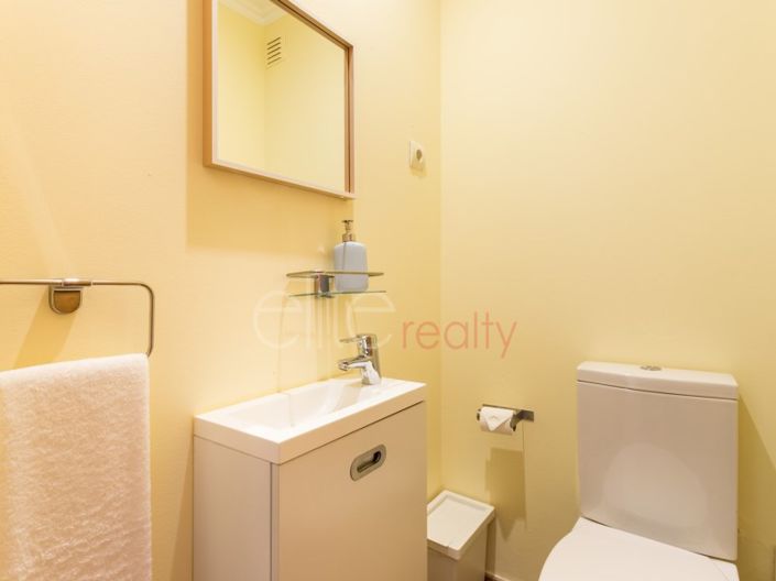 Image No.22-2 Bed House for sale