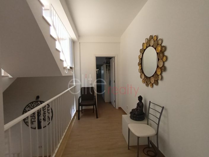 Image No.8-3 Bed House for sale