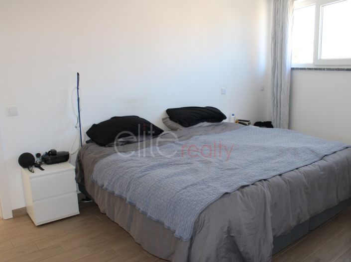 Image No.9-3 Bed House for sale