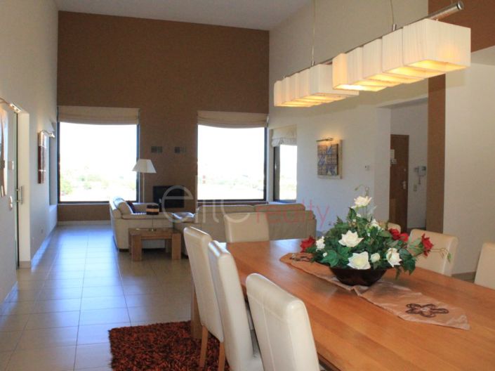 Image No.16-5 Bed House for sale