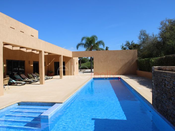 Image No.2-5 Bed House for sale