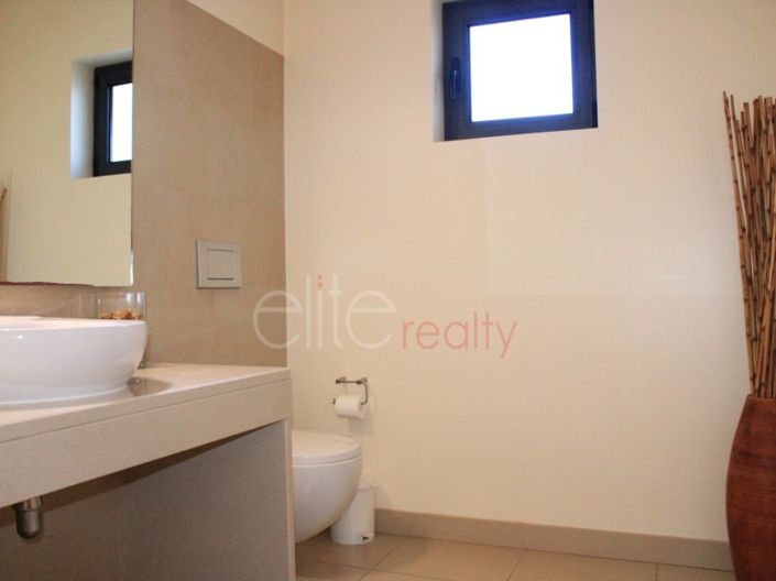 Image No.23-5 Bed House for sale