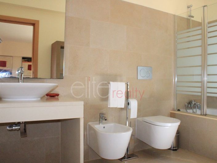 Image No.28-5 Bed House for sale