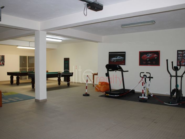 Image No.32-5 Bed House for sale