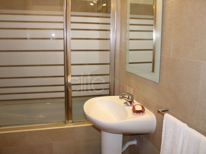 Image No.33-5 Bed House for sale