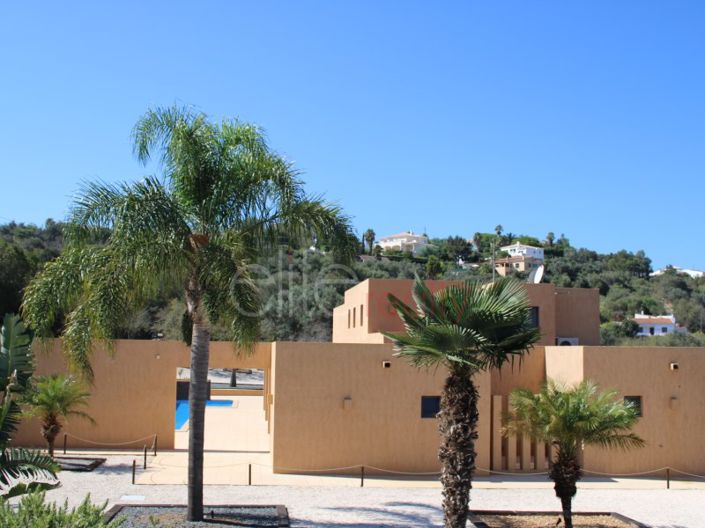 Image No.5-5 Bed House for sale