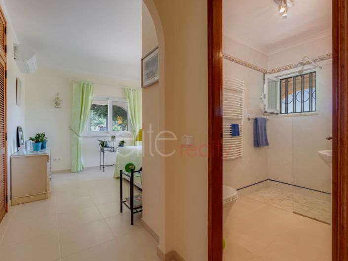 Image No.21-5 Bed House for sale