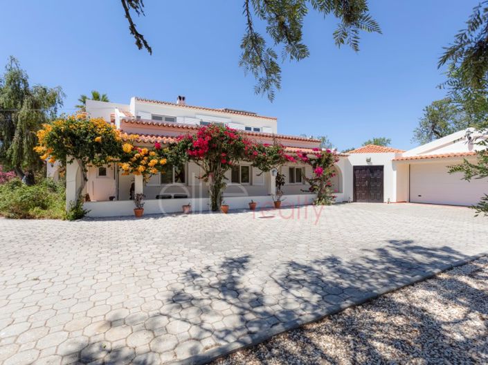 Image No.3-5 Bed House for sale