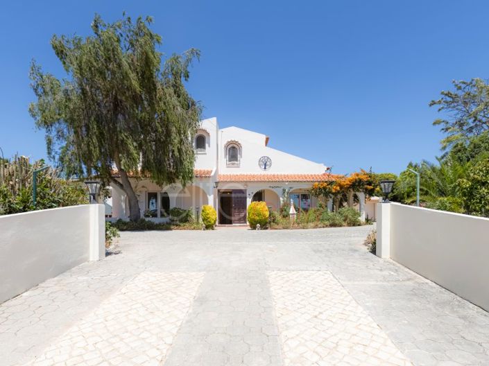 Image No.6-5 Bed House for sale